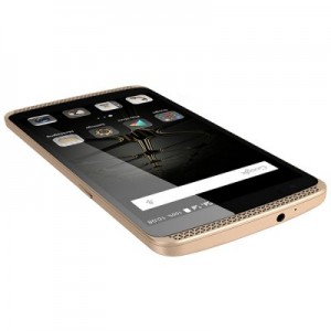 ZTE Axon